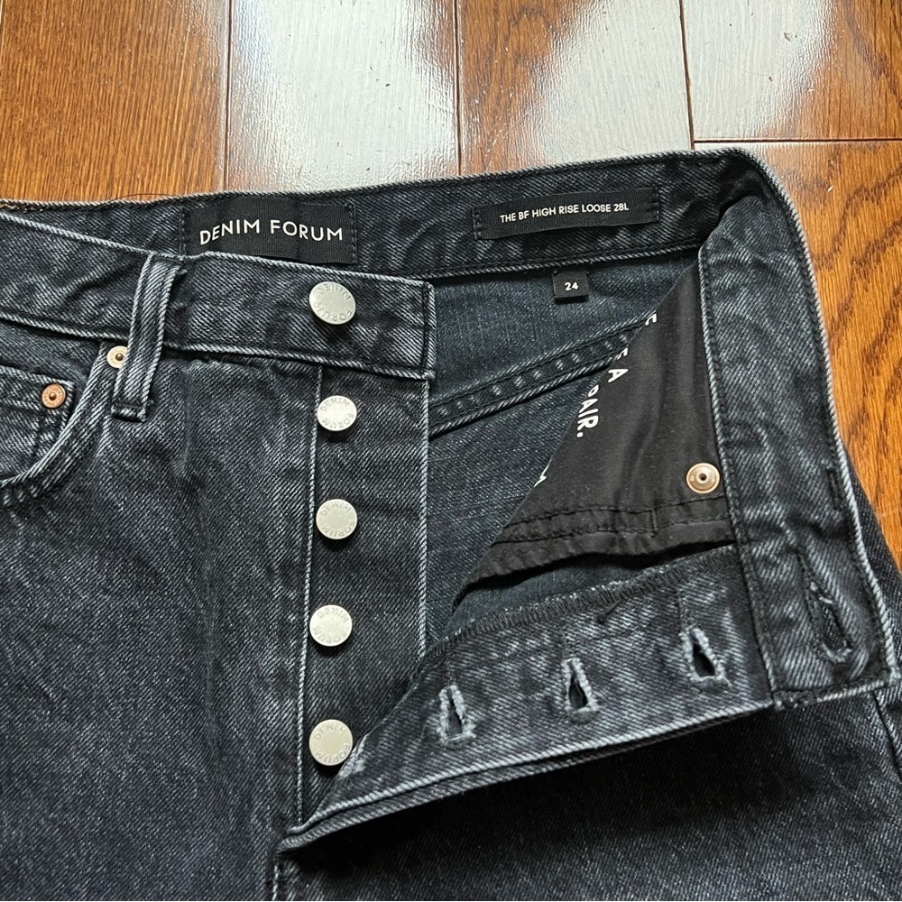 Aritzia Denim Forum Boyfriend High Rise Loose 28L Washed Black Jeans - Sz 24 - Picture 10 of 16
